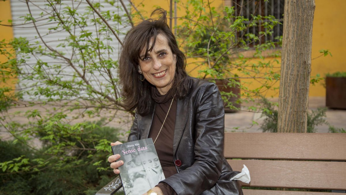 L’escriptora lleidatana Marta Alòs ja té nou títol per a Sant Jordi, la novel·la romàntica ‘Sense data’.