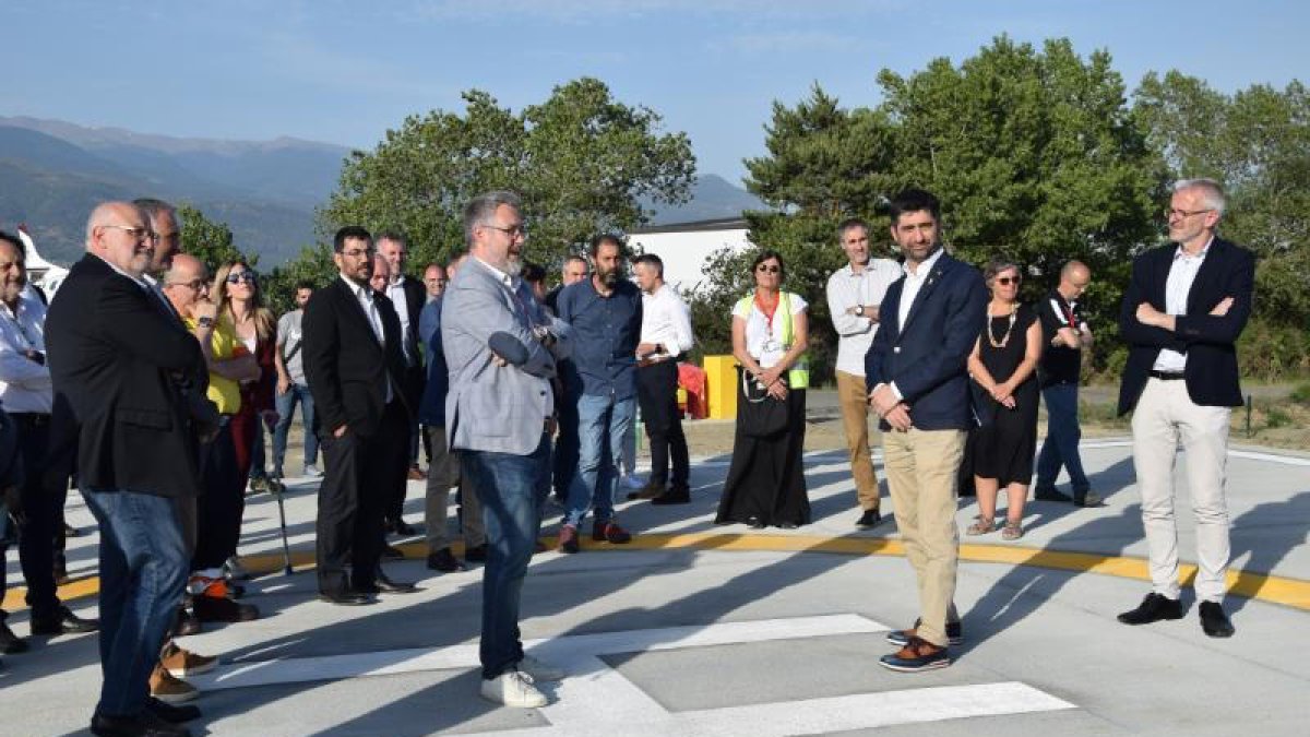 El conseller Puigneró, en la visita al nou heliport de l’aeroport d’Andorra-la Seu.