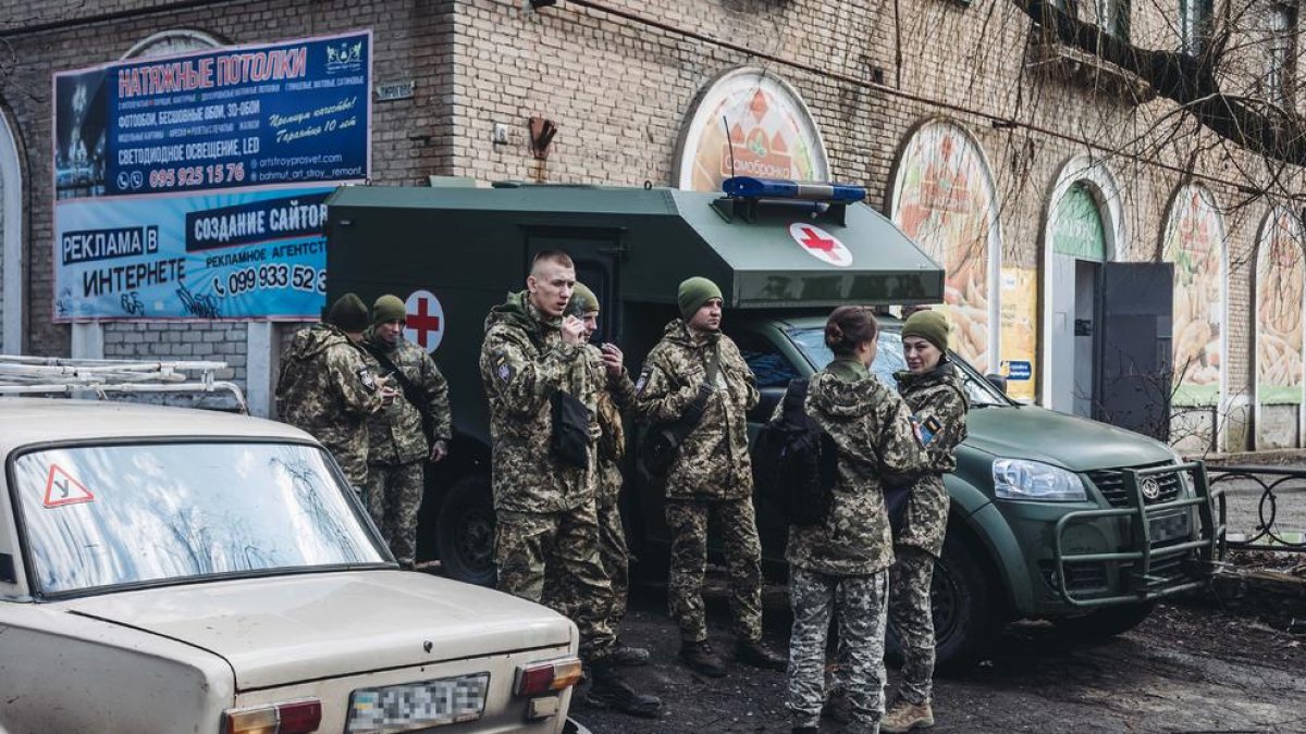Militars ucraïnesos a la zona de Chasiv Yar (Ucraïna)