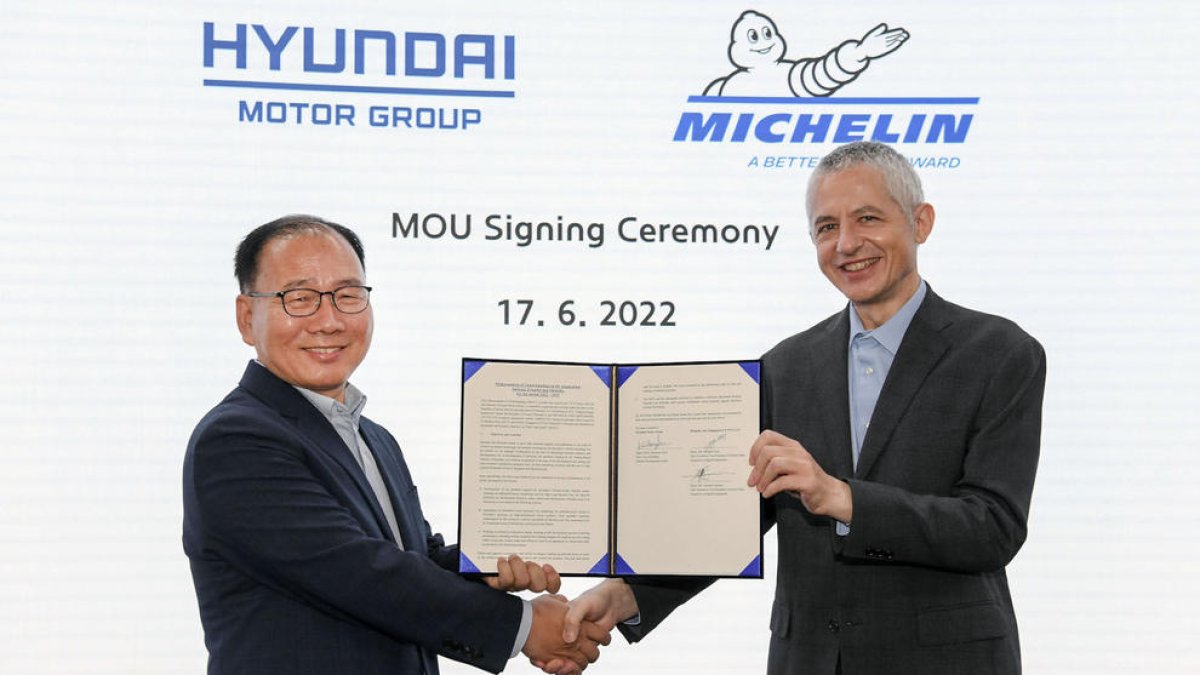 Hyundai ha acordat amb Michelin desenvolupar pneumàtics  optimitzats per a vehicles elèctrics d'alta gamma.