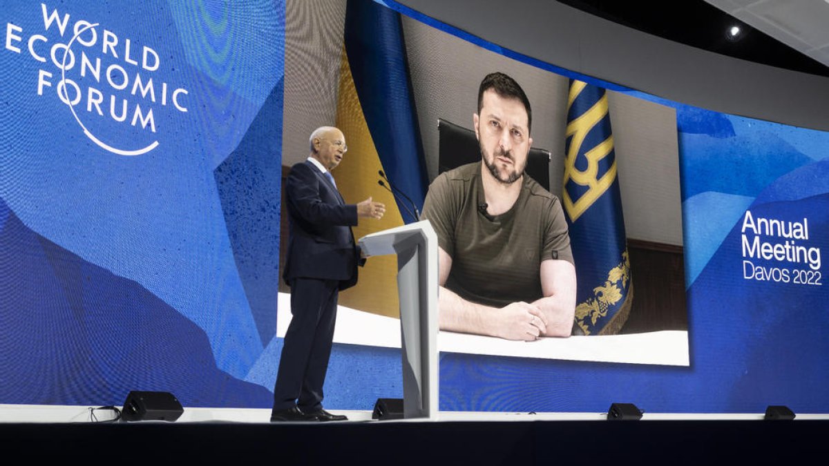 Intervención del presidente ucraniano, Volodimir Zelenski, en el foro económico de Davos.
