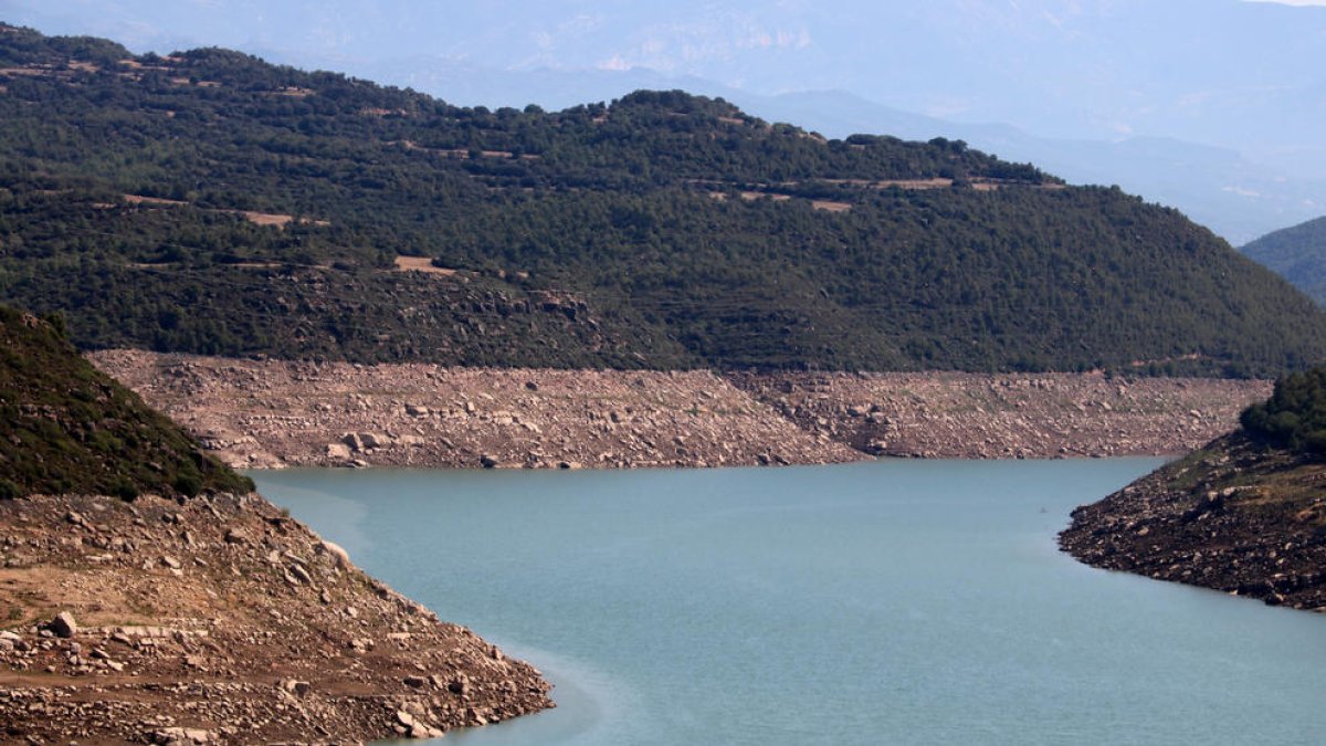 El embalse de Rialb presenta un bajo nivel de reserva de agua por la sequía.