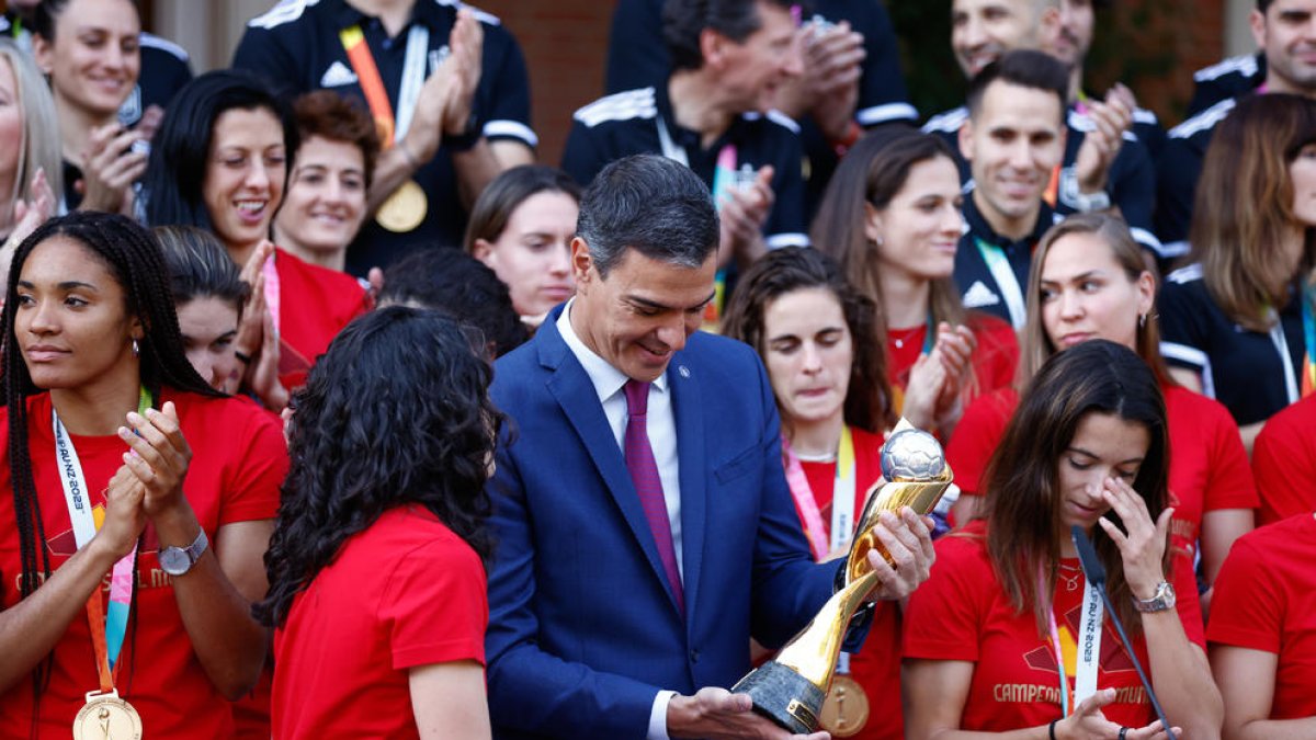 Pedro Sánchez ha recibido en la Moncloa a las Campeonas del Mundo.