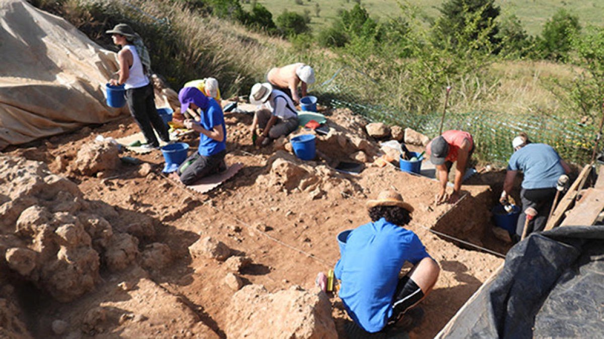Excavaciones en al yacimiento de Montlleó.
