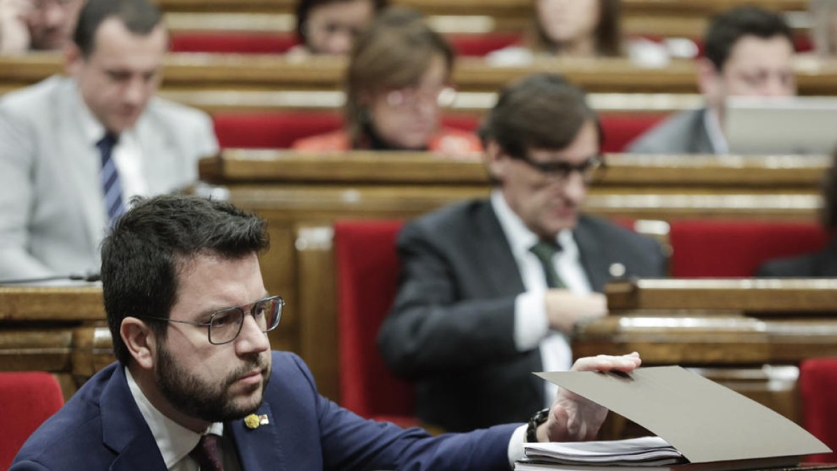 Pere Aragonès i Salvador Illa, durant la sessió de control al Govern de la setmana passada.