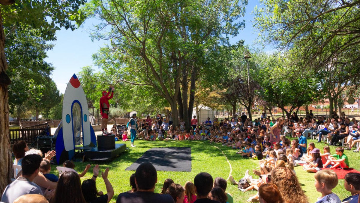 L'espectacle 'Felpudoman y escobilla' va aixecar el teló de la jornada d'ahir