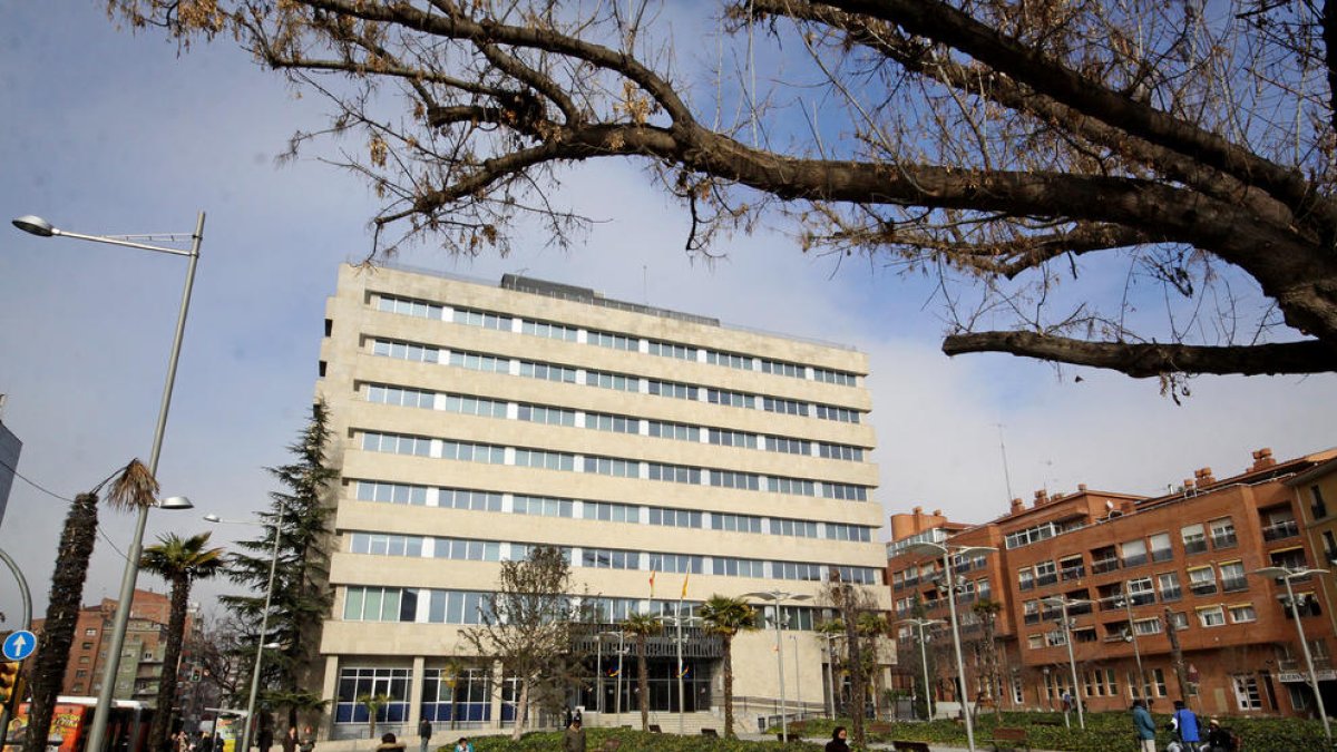 Imatge de l’edifici de l’Agència Tributària a Lleida.