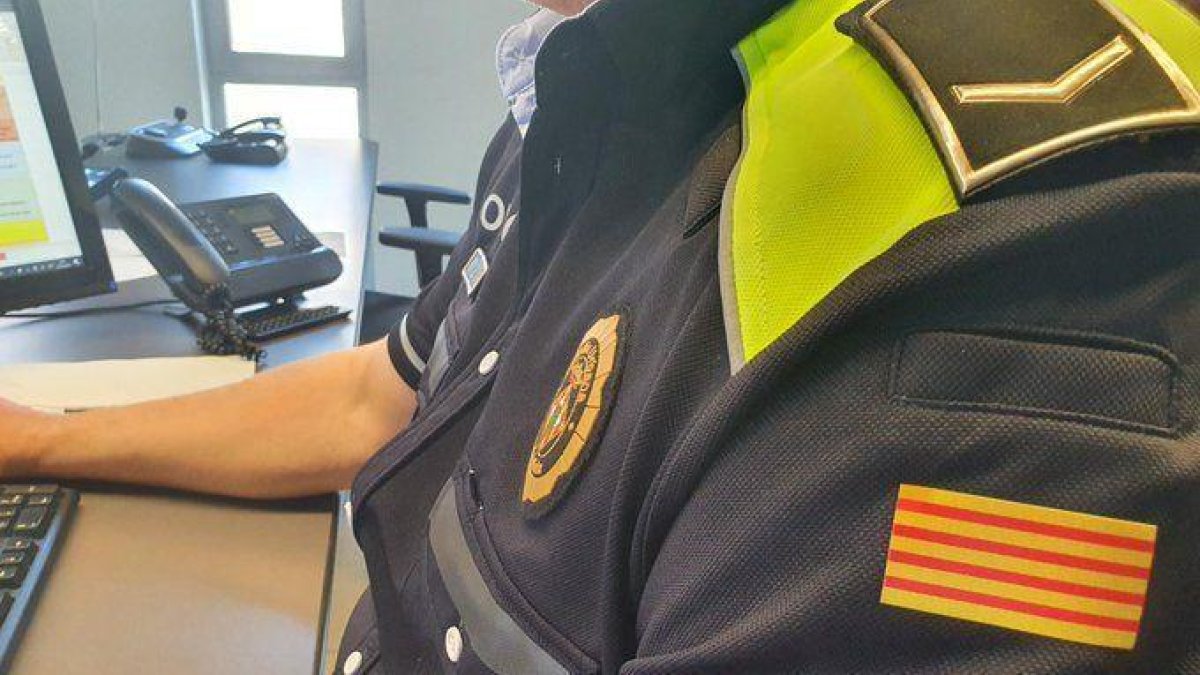 Un agente de la Guardia Urbana de Lleida.