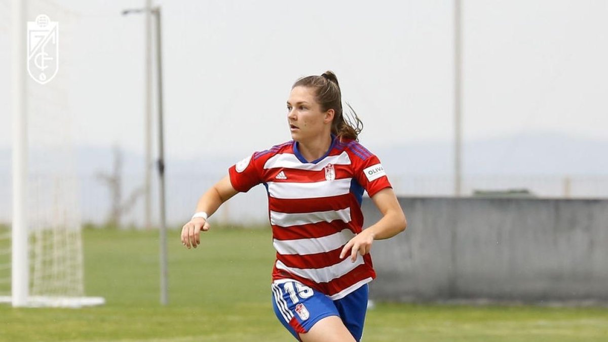 María Macías, durant la seua etapa al Granada.