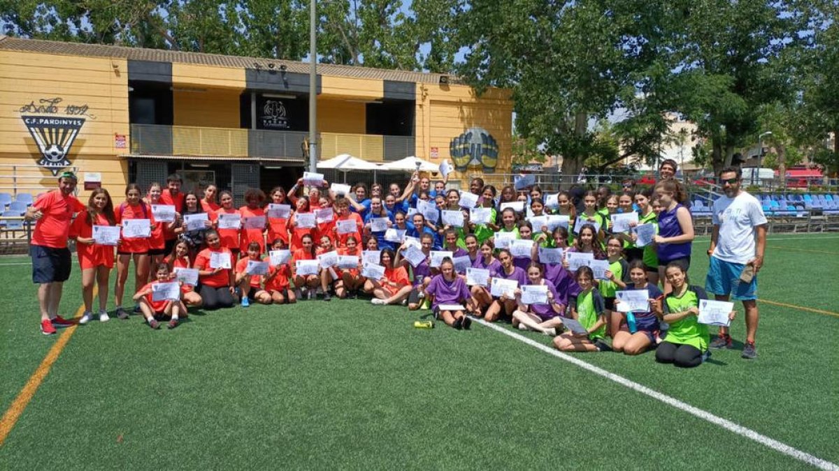 El INS Caparrella gana el torneo de institutos del CF Pardinyes