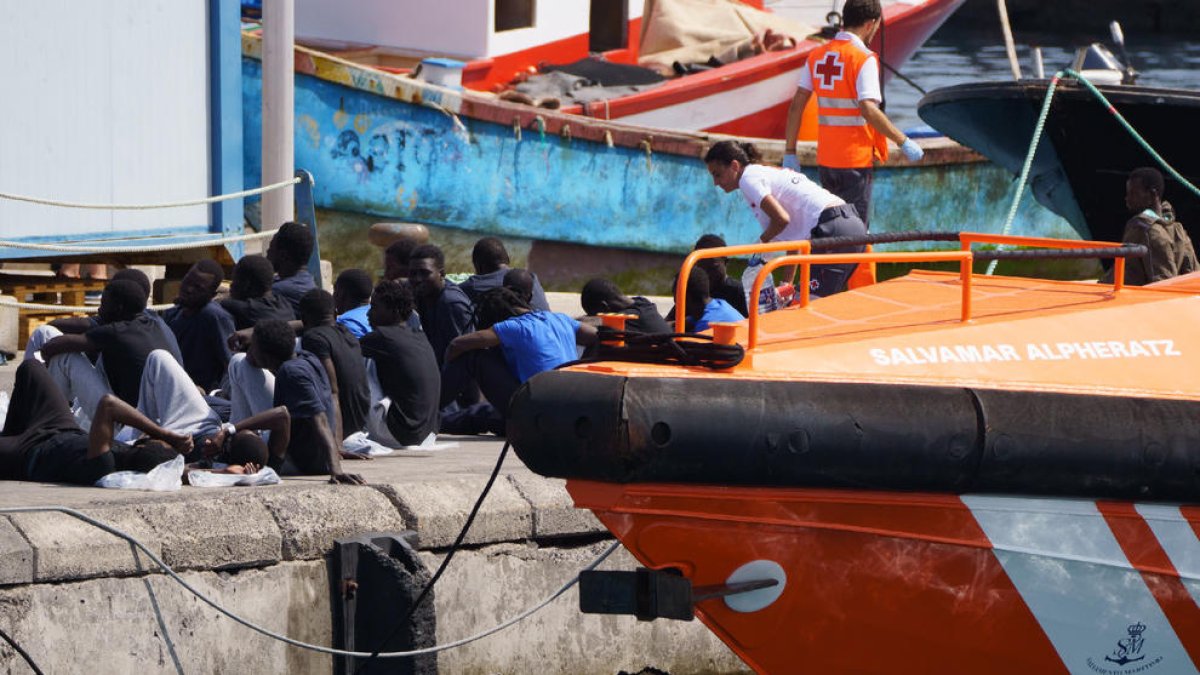 L’embarcació interceptada ahir al sud de Tenerife.