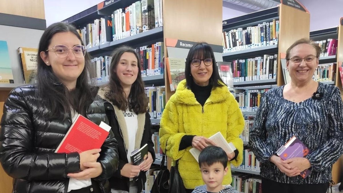 ‘Superlectors’ de tots els grups d’edat que són usuaris de la biblioteca Sant Bartomeu d’Alpicat.