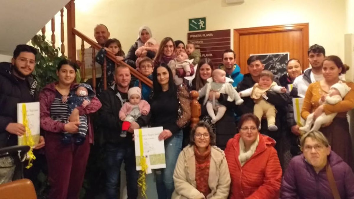 Massalcoreig da la bienvenida a ocho bebés nacidos el año pasado