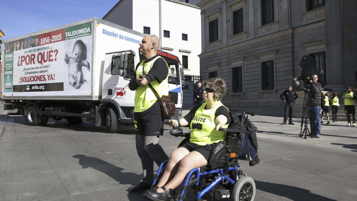 Imatge d’arxiu d’afectats a les portes del Congrés.