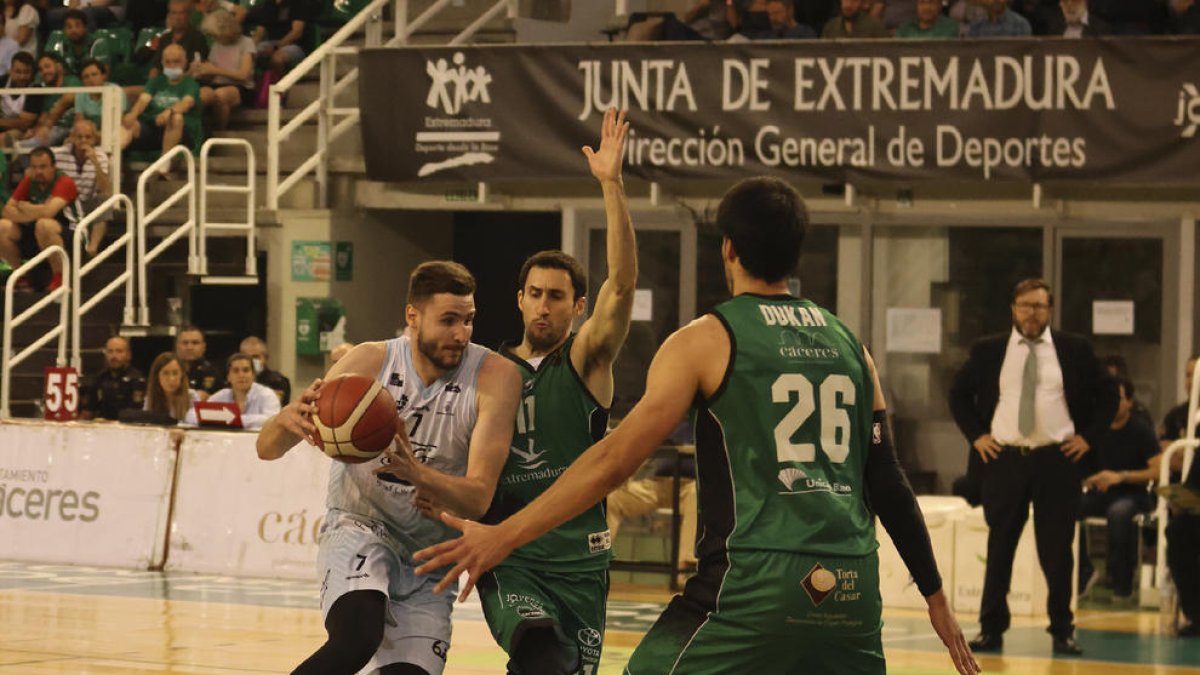 Miguel González va considerar inacceptable l’actitud que va tenir l’afició extremenya diumenge.