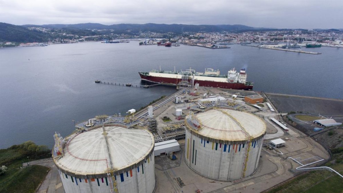 Terminal de gas natural licuado (GNL) de Reganosa en Mugardos (A Coruña).