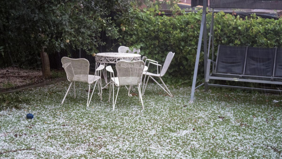 El granizo también descargó el martes en Guissona.