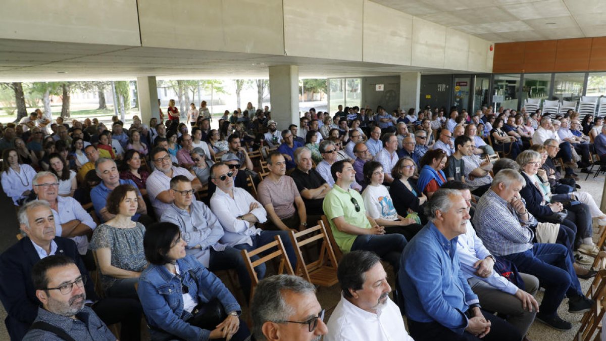 Més de 400 exalumnes i exprofessors es van reunir a la facultat d’Agrònoms.