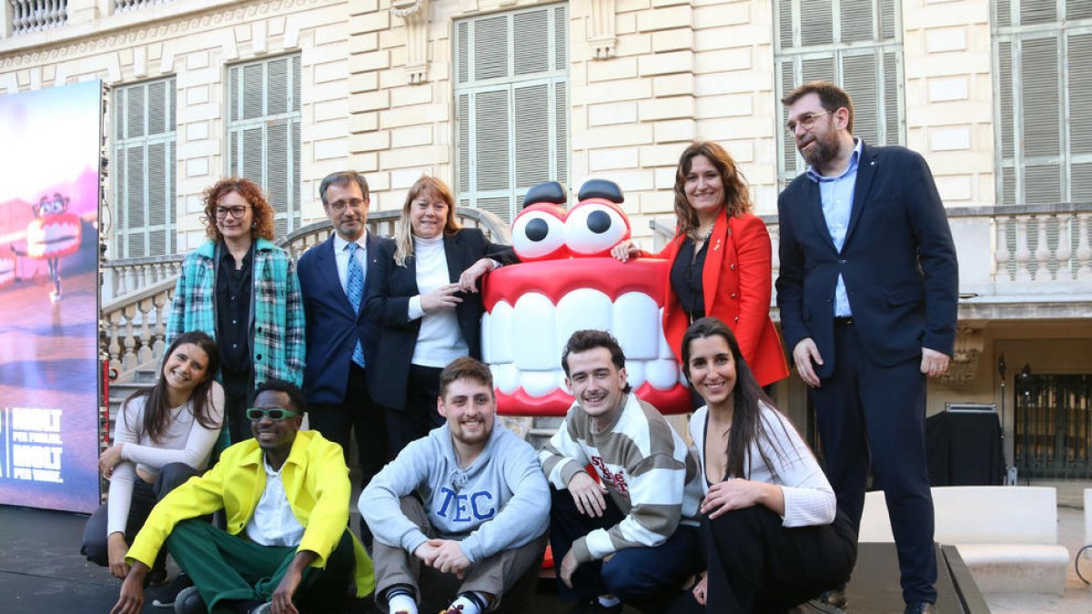 Presentación el pasado marzo de la campaña lingüística del Govern, con el leridano Kelly Isaiah.