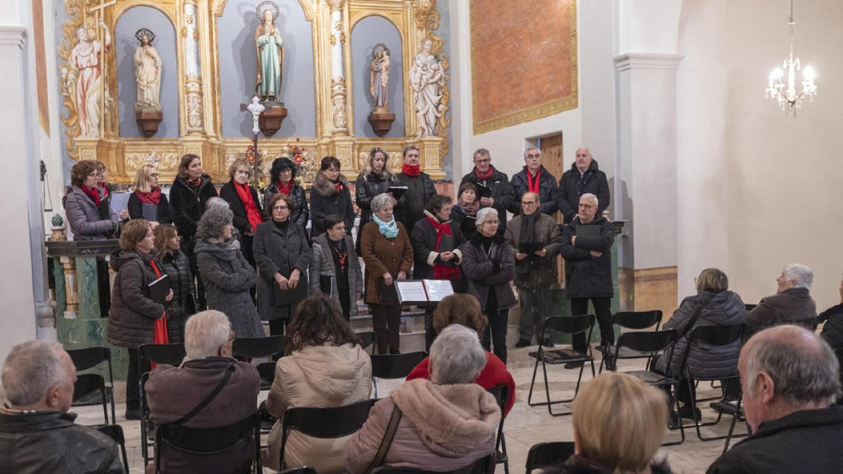 La iglesia de Santa Magia Magdalena de Vergós Guerrejat acogió el concierto de la coral Doll de Veus. 