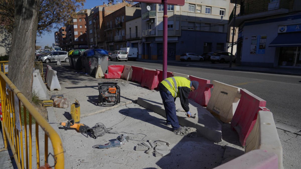 El carril bici naixerà a la plaça de França i recorrerà Alcalde Porqueres i la carretera N-230.