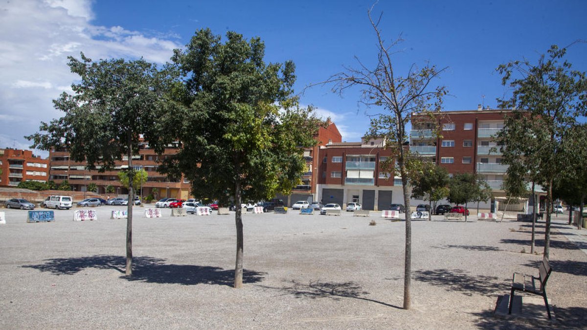 Estat actual de la plaça, que requereix una millora.