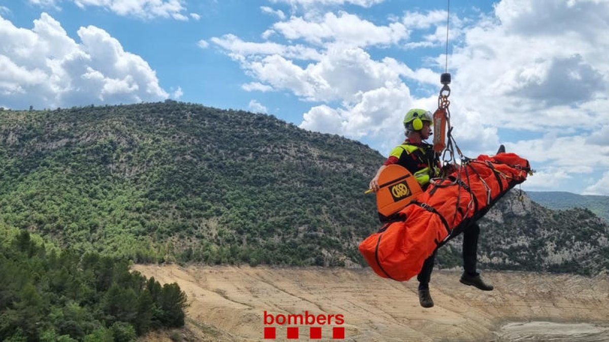 L’escalador va ser evacuat en helicòpter a l’hospital de Tremp.