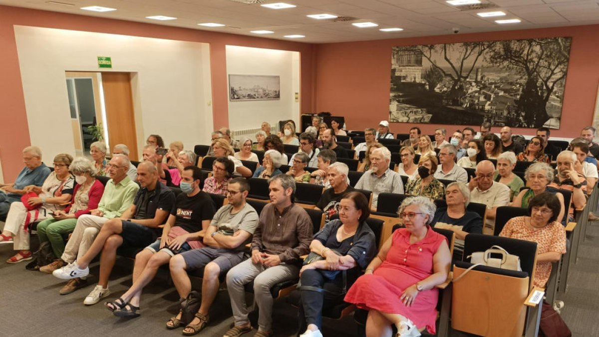 Públic, ahir en la conferència inaugural del Correllengua.