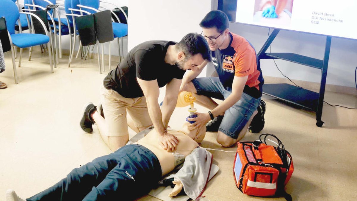 Un dels alumnes del curs durant una de les pràctiques.