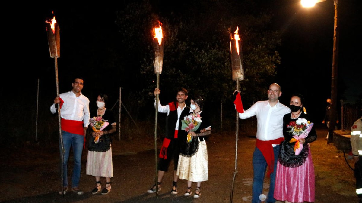 La fiesta simbólica del año pasado en La Pobla, con tres ‘fallaires’. 