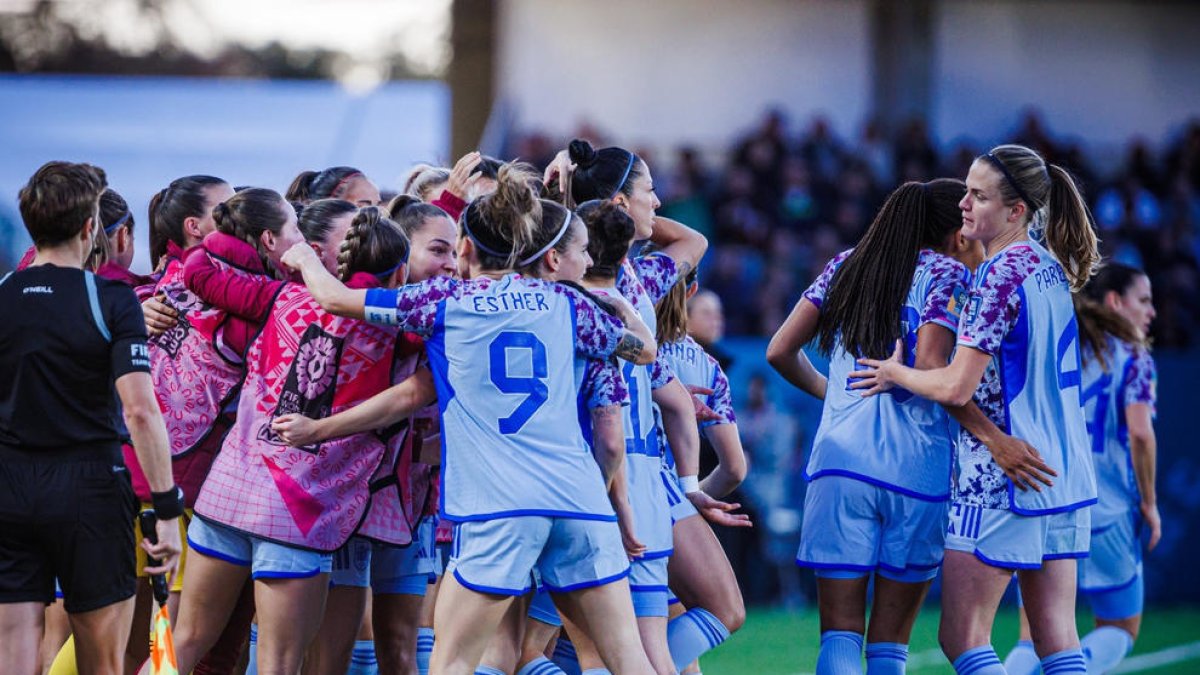 Les jugadores, durant la celebració d’un dels cinc gols que van anotar a vuitens davant de Suïssa.