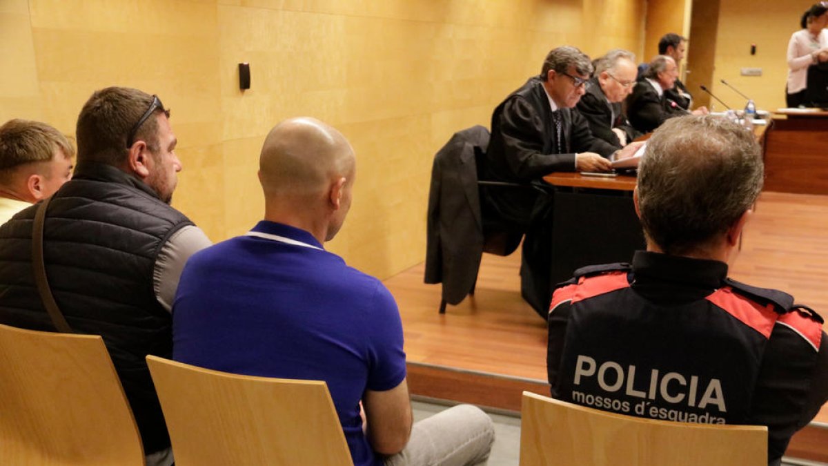 El acusado durante el juicio en la Audiencia de Girona.