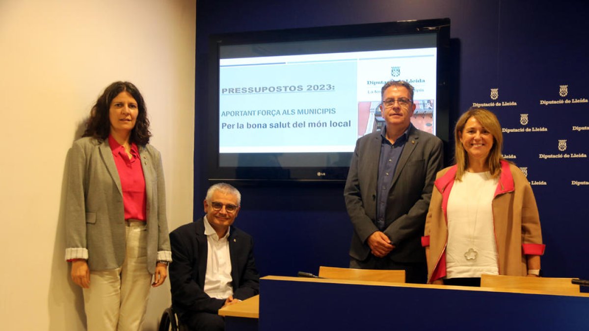 La portaveu d’ERC, Mercè Carulla, Jordi Latorre, Joan Talarn i la portaveu de JxCat, Rosa Pujol.