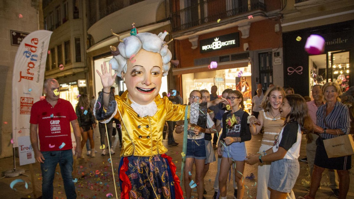 El Grup Cultural Garrigues va presentar ahir la capgrossa que dona nom al certamen.