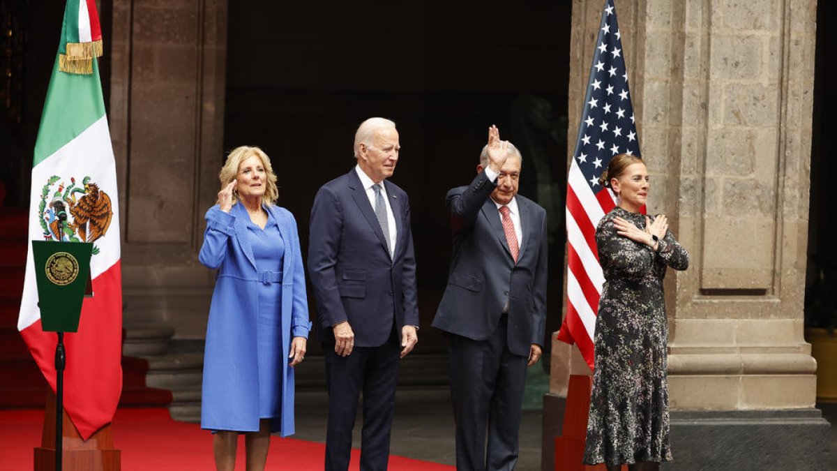 Biden, con el presidente mexicano López Obrador y sus esposas.