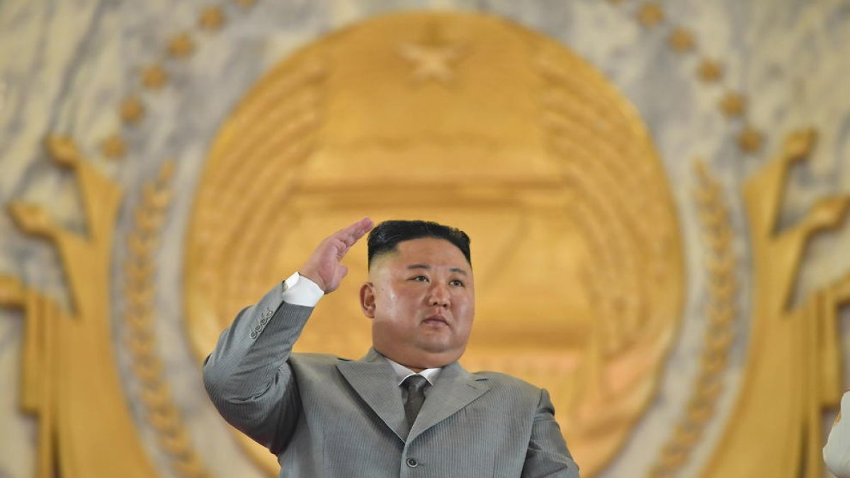 Kim Jong-un expressa el seu 