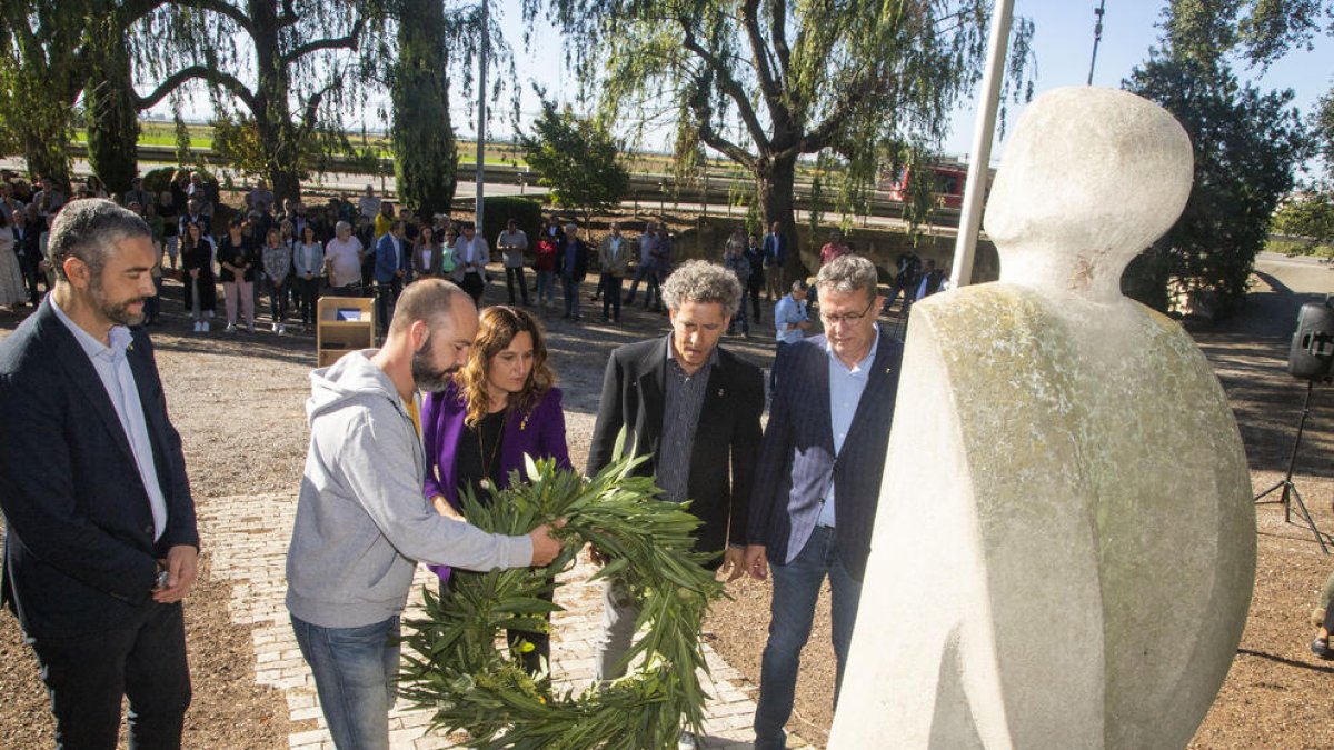 De izquierda a derecha, Bernat Solé (ERC), Víctor Franco (CUP), Laura Vilagrà (ERC), Gerard Balcells (ERC) y Joan Talarn (ERC) .