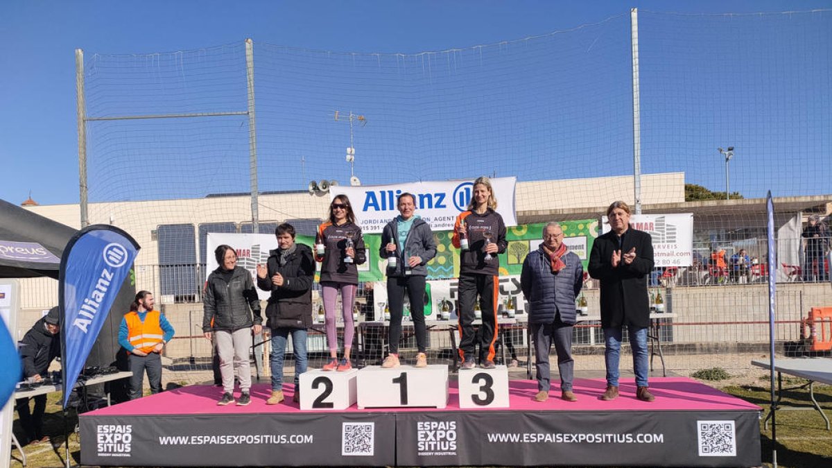 Podio femenino de la prueba de 10 kilómetros.