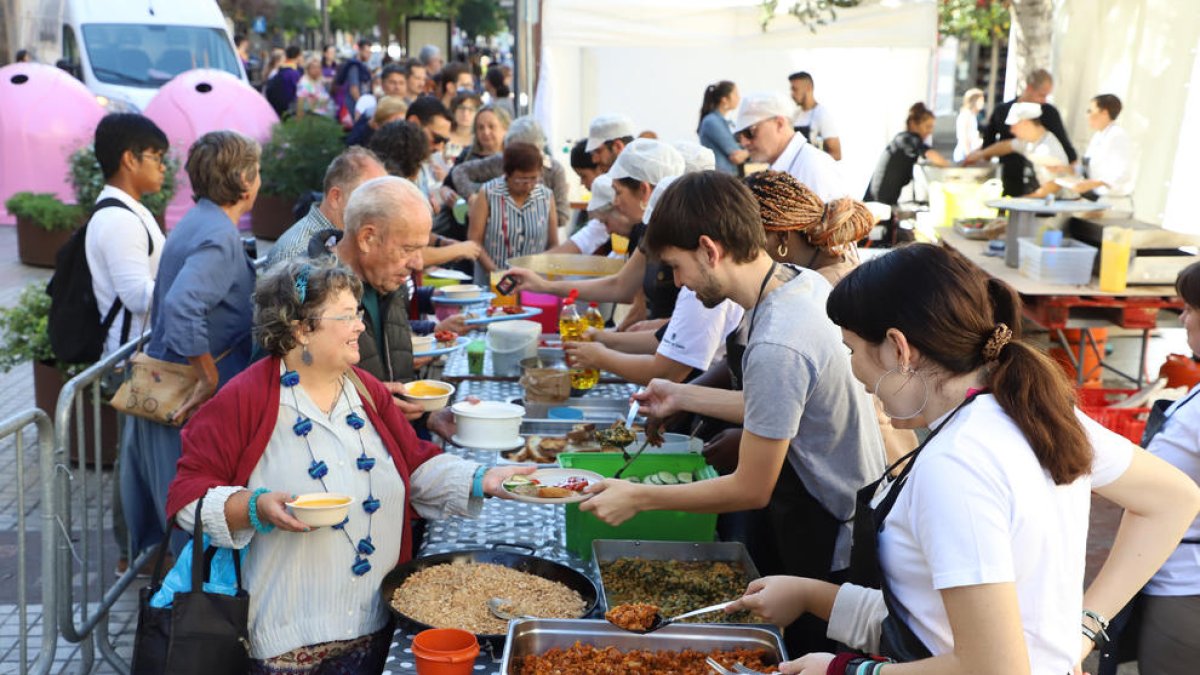 Primer dinar a Lleida contra el malbaratament alimentari