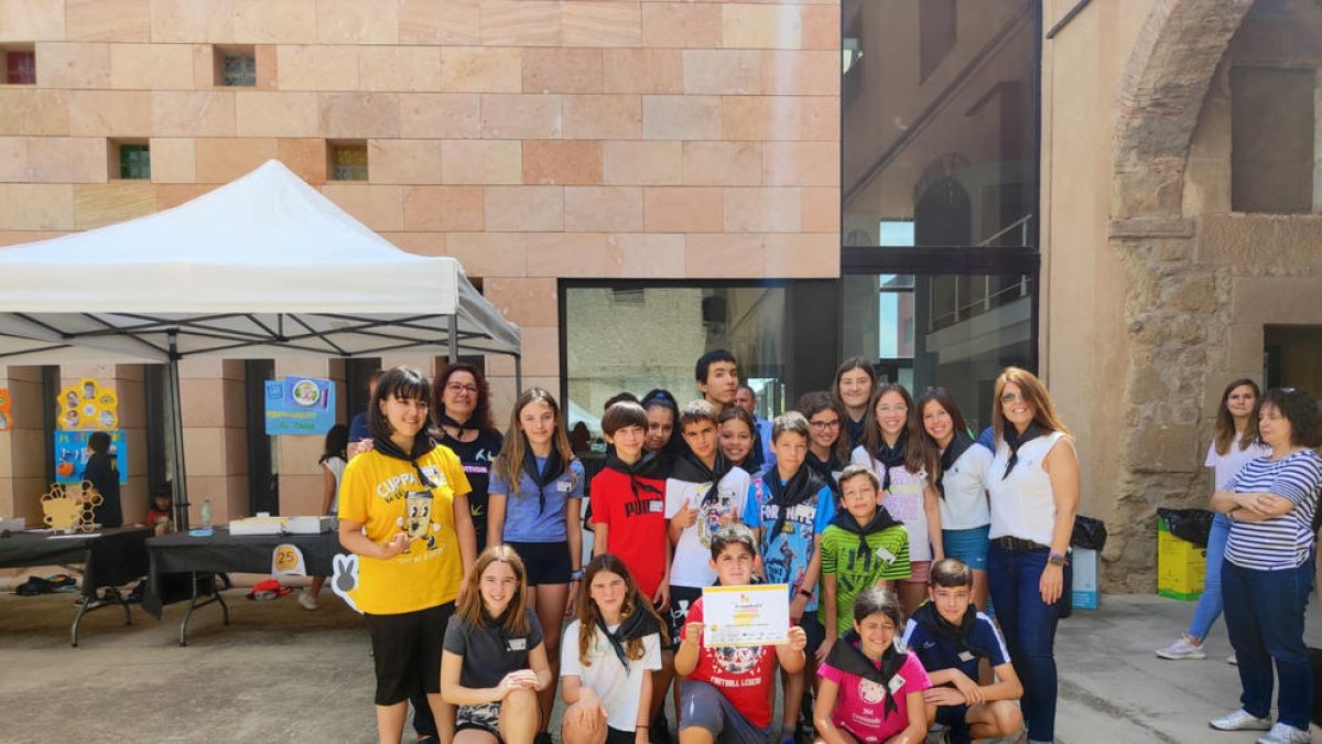 Alumnos de sexto de Primaria de Miralcamp que participaron en la Feria FER de la Noguera. 