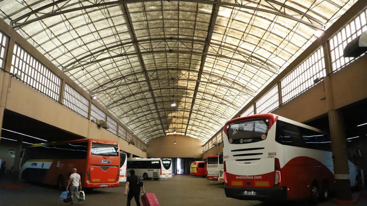 Imagen de archivo de los andenes del apeadero de autobuses. 