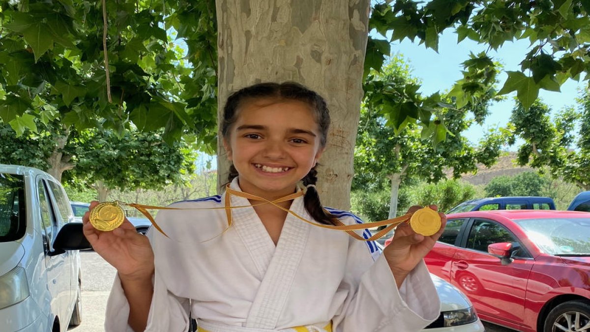 Doble oro para la karateca Tania Llubes