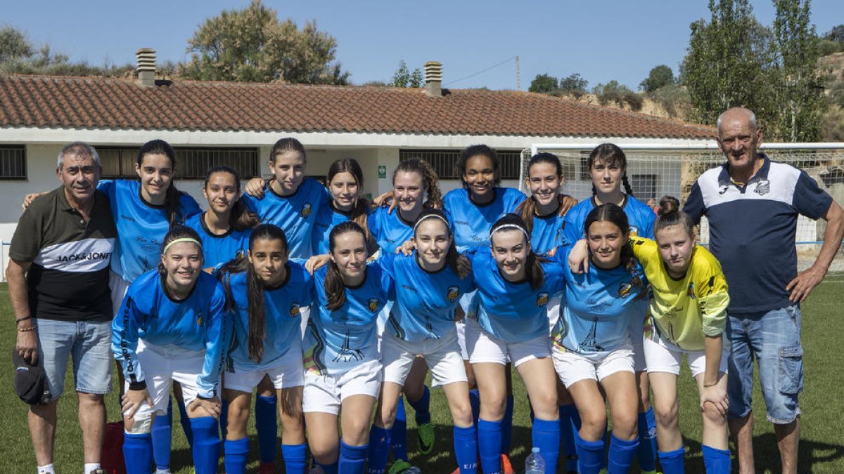 La plantilla de l’equip juvenil del Ponts que ha aconseguit guanyar el seu campionat de Lliga.