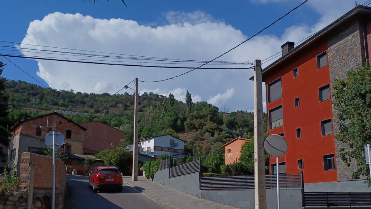 Imagen del acceso a Poble Sec y Calbinyà. 