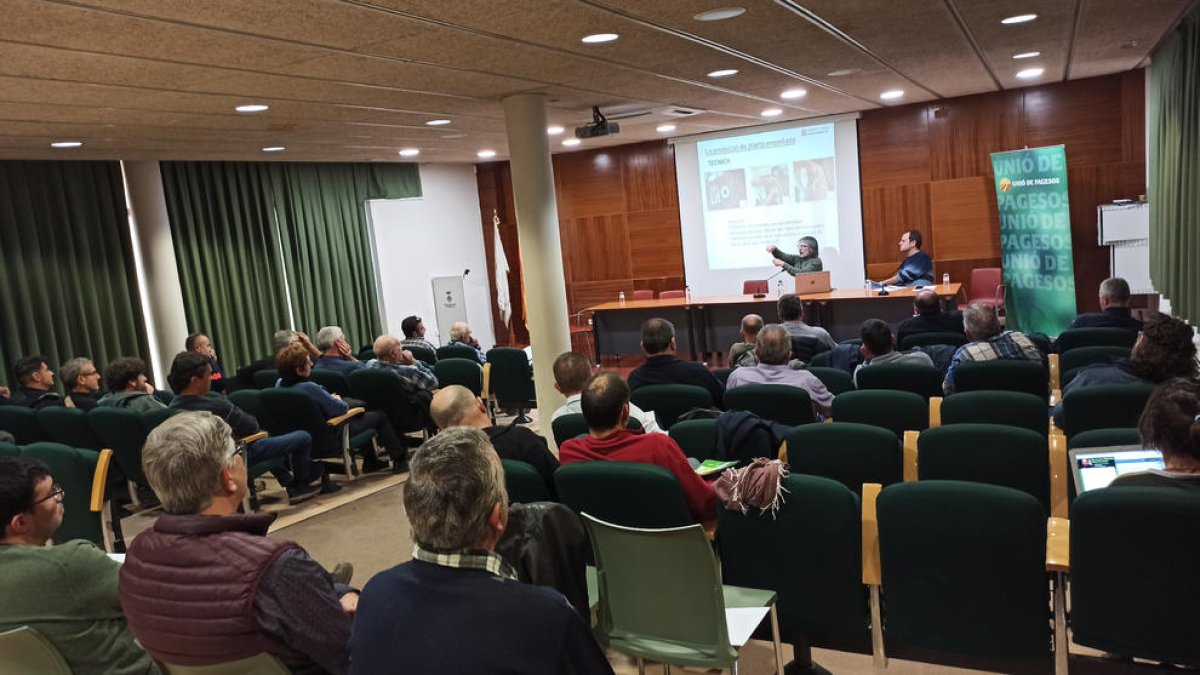 Un moment de la jornada celebrada ahir per Unió de Pagesos al Casal d’Alpicat.