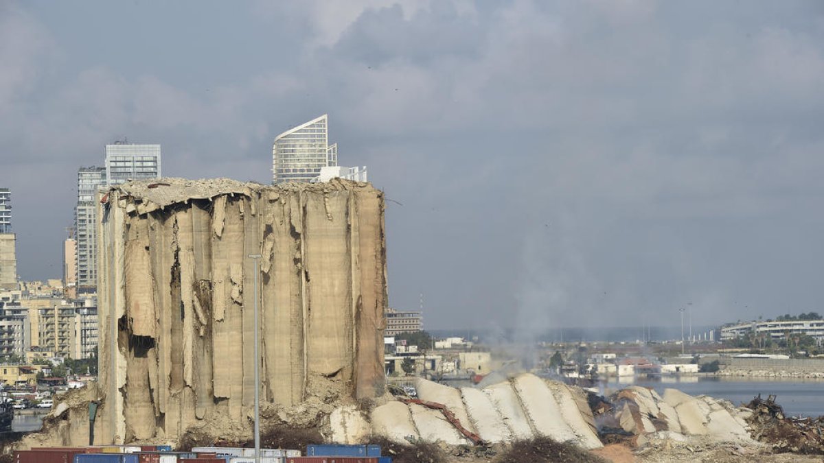 Imagen de cómo han quedado los silos tras el colapso.