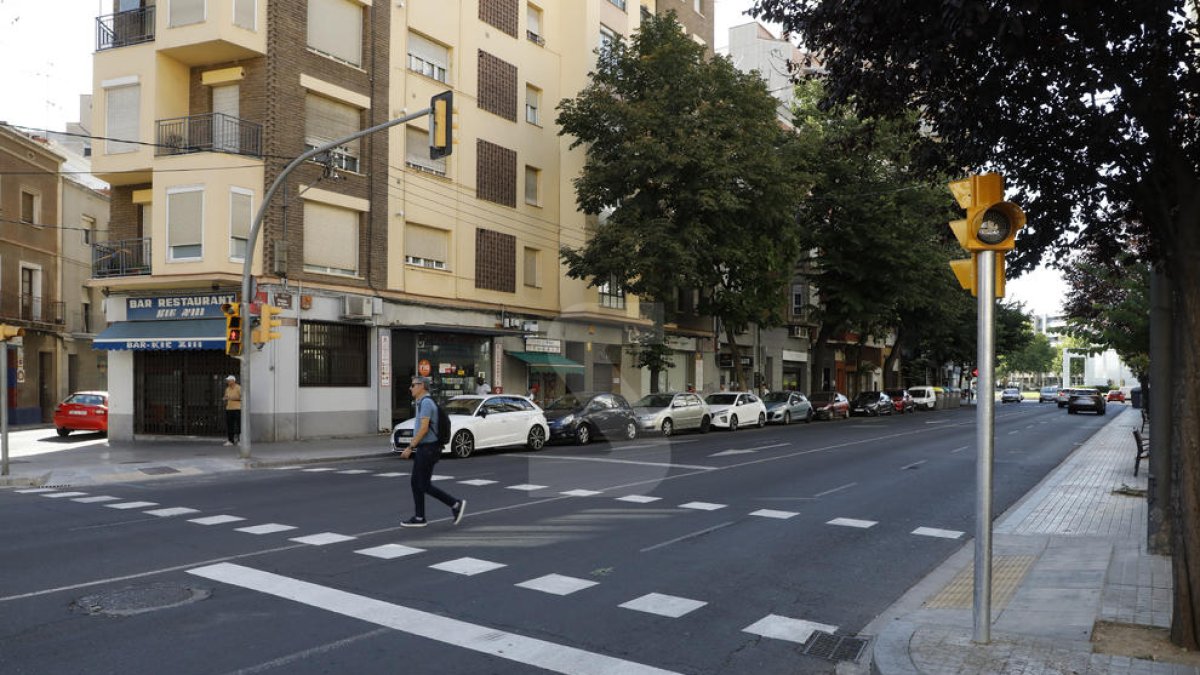Nou pas de vianants al carrer Príncep de Viana de Lleida