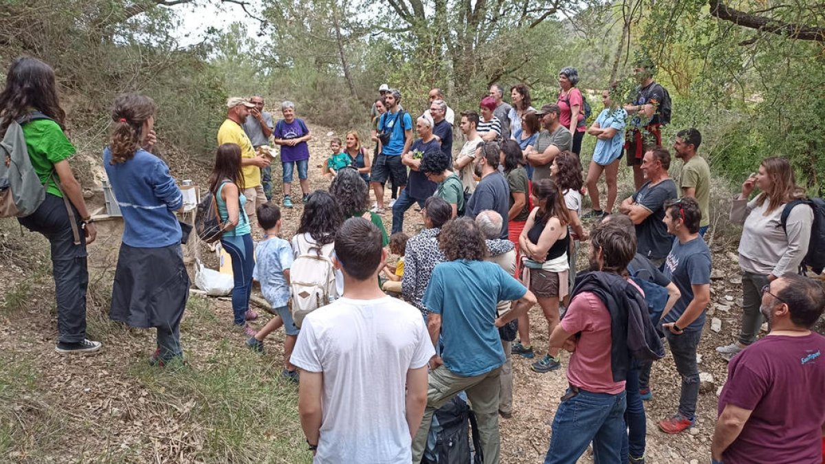 Taller de seguimiento de rastros de fauna con Lluís Culleré. 