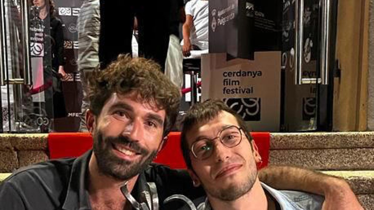 Toni Vidal, director de fotografía, y Jordi Boquet, con el premio.