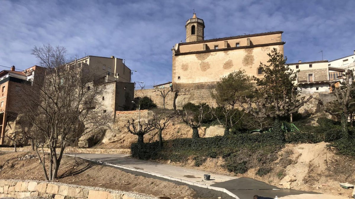 Obras en los accesos del pueblo de Butsènit. 